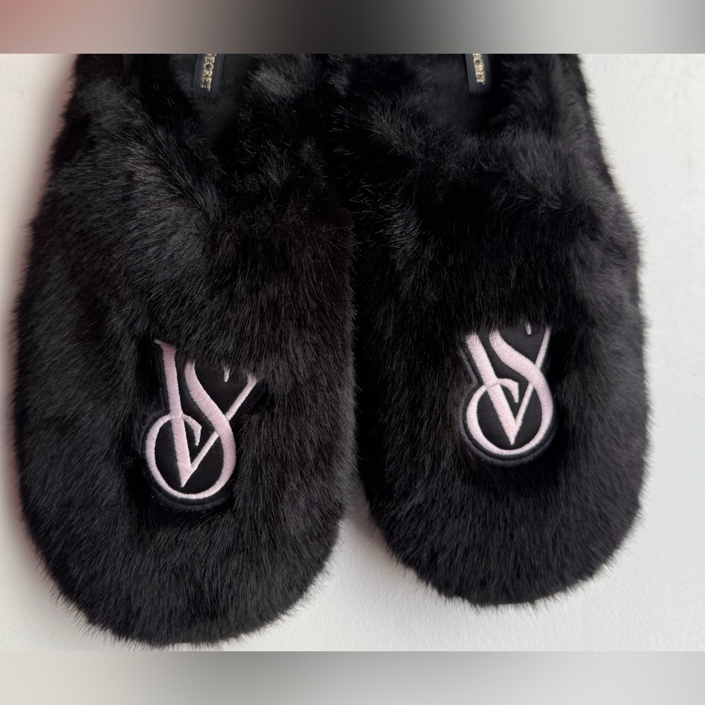 NWT VICTORIA'S SECRET Luxe Plush Closed-Toe Slippers - Picture 6 of 8